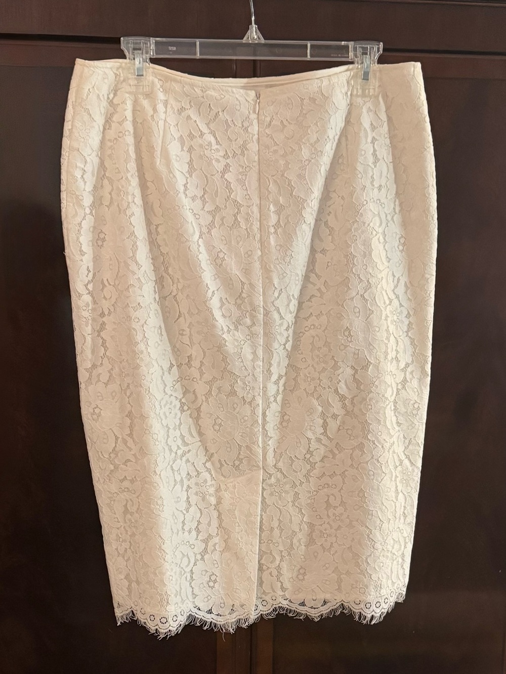 Liz Claiborne White Lace Pencil Skirt - Size 12 - Picture 4 of 11